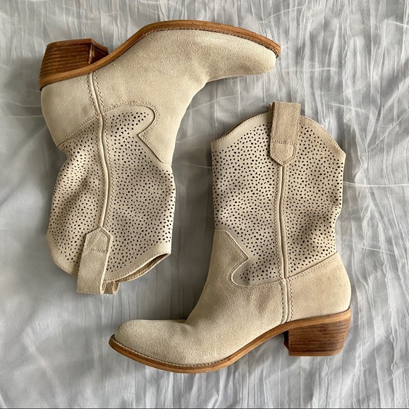BCBGeneration Shoes - BCBGeneration Bastille Boot